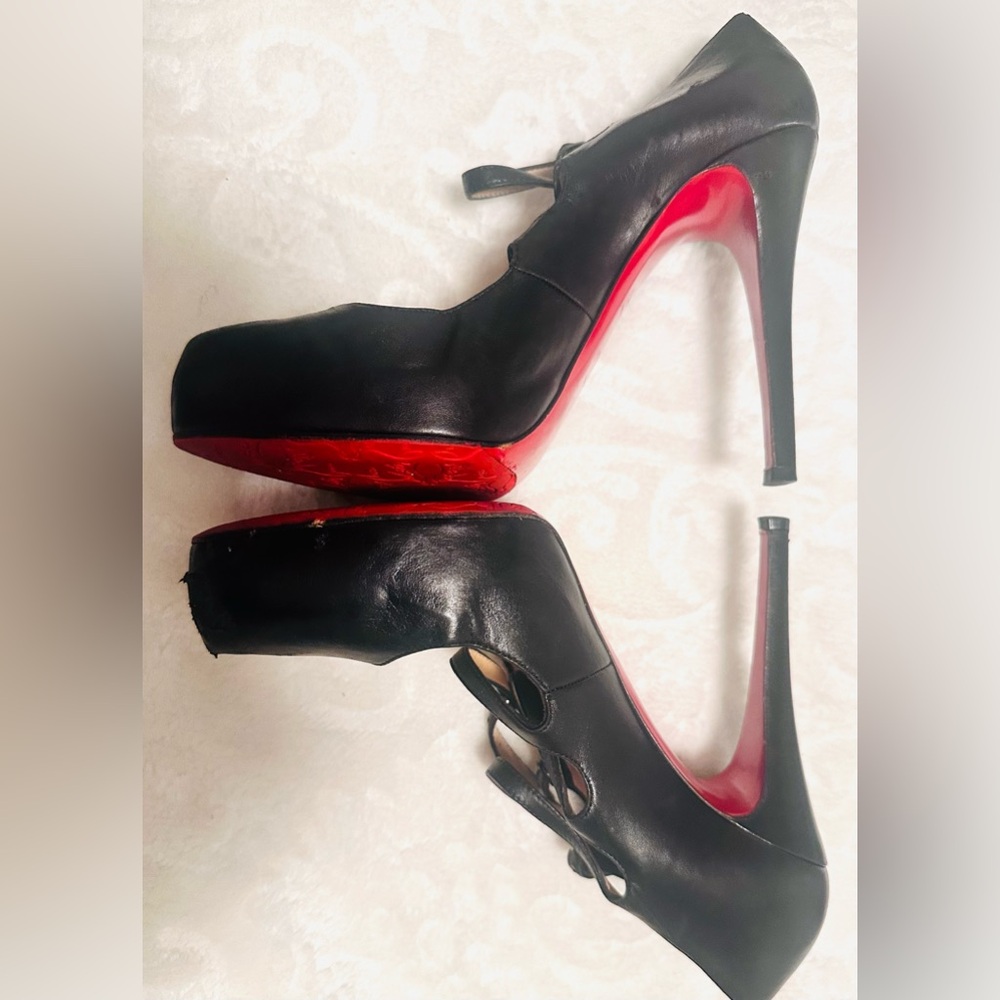 Chic Black and Red Women's Louboutin Heels - Picture 10 of 14